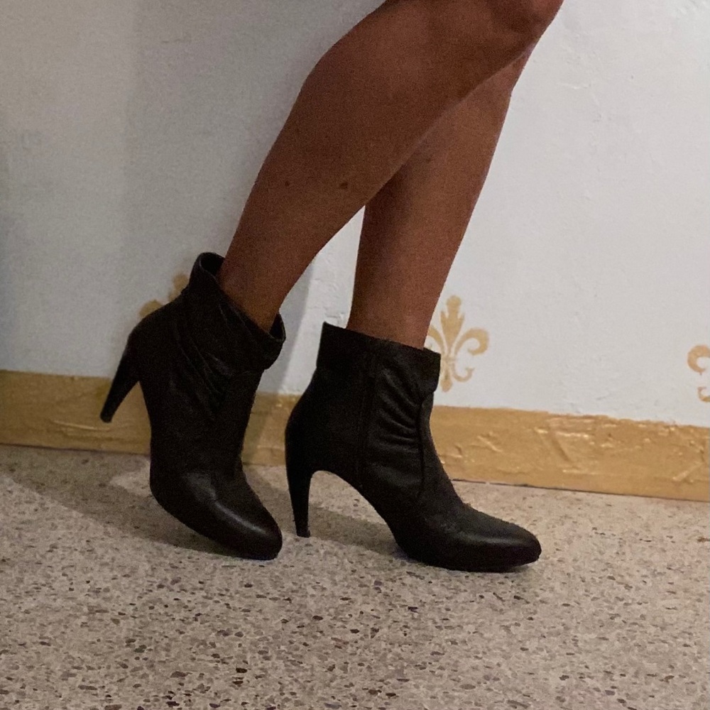 Zara brown booties size 38